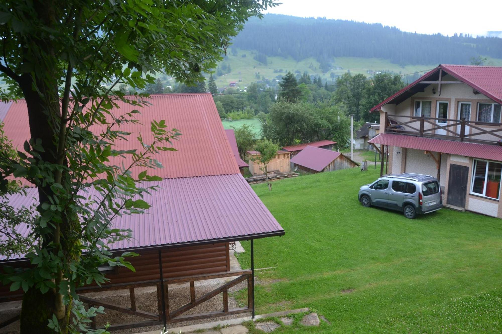Pid Lisochkom Verkhovyna Bagian luar foto
